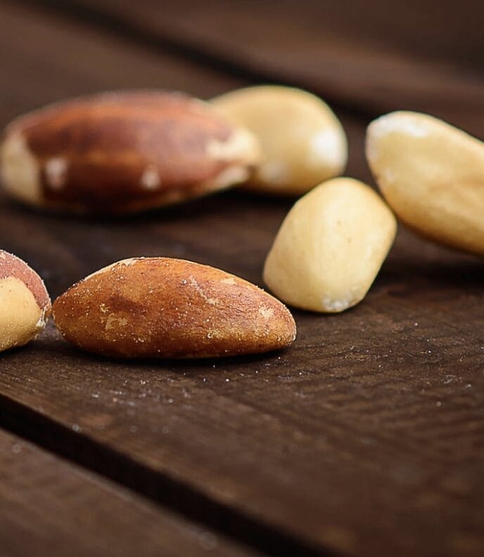 Brazil nuts contain good amount of Selenium.