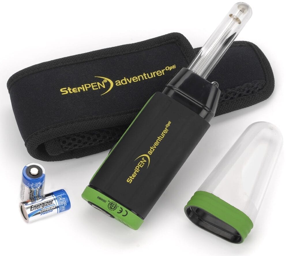 SteriPEN UV purifier with cover, lid and 2 small batteries.