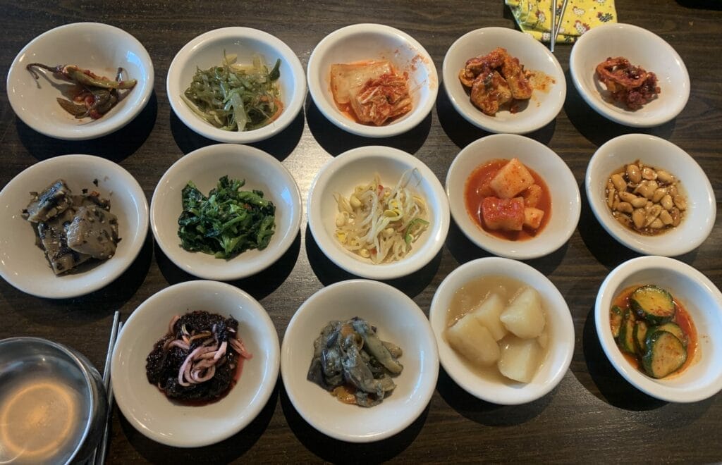 Free side dishes, all you can eat! How can you go wrong with this vegan restaurant in Las Vegas?