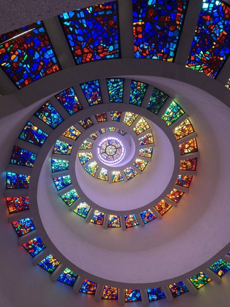 Best free things to do in downtown Dallas! a spiral chapel in the middle of high-rise!